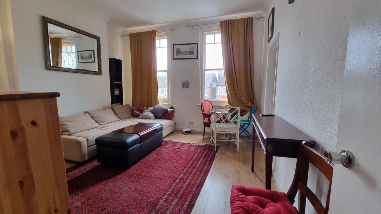 Extra Large One Bedroom Flat With Parking Alojamento de Acomodação e Pequeno-almoço *